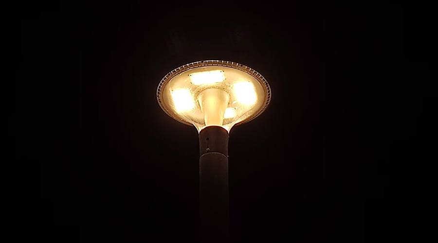 SATURN โคมไฟบนเสา